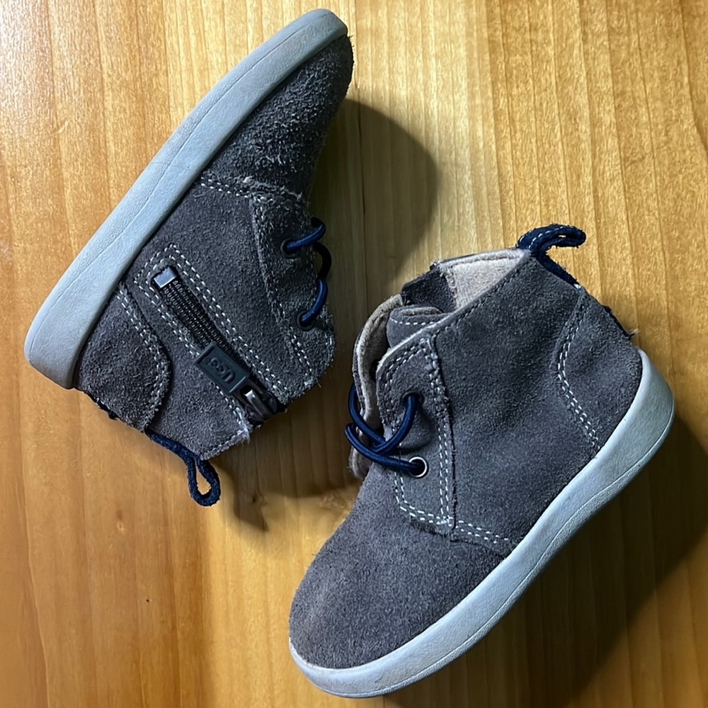 UGG Kid's Kristjan Boot Toddlers leather elastic no tie side zip charcoal grey